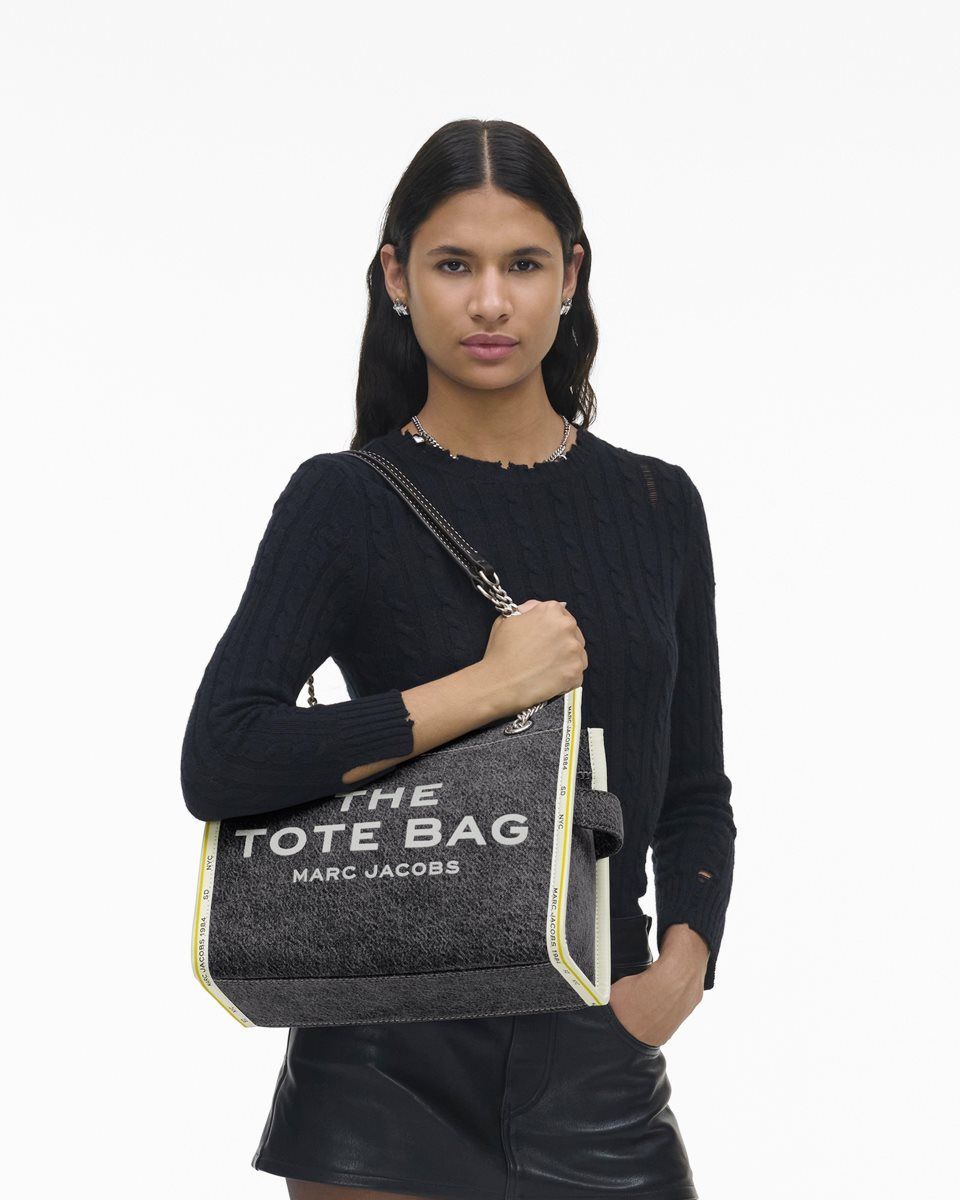 The Tote Bag Marc Jacobs The Denim Chain Medium Tote Bag γυναικεια μαυρα ανοιχτο μπλε | 287103MWO