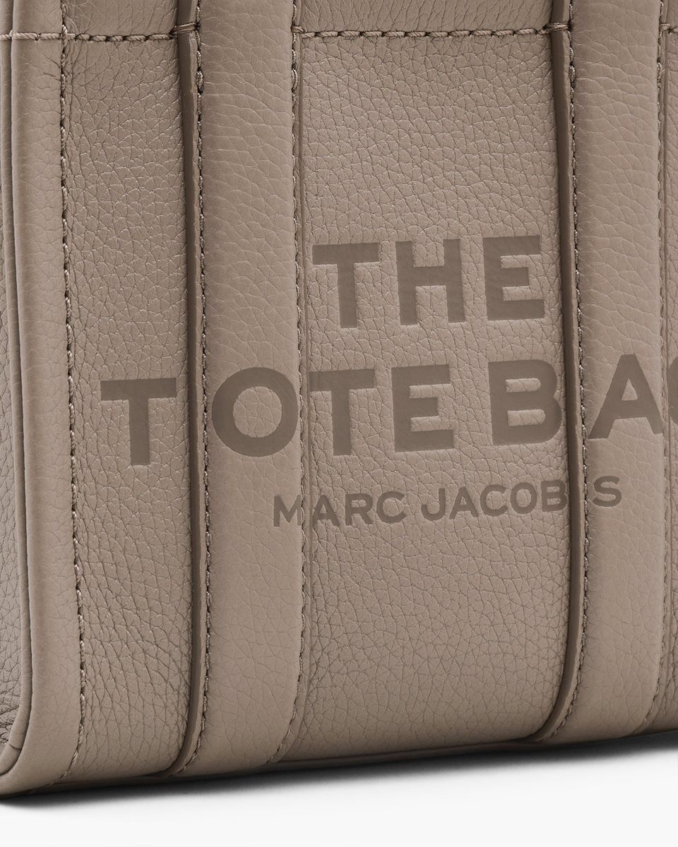 The Tote Bag Marc Jacobs The Leather Crossbody Tote Bag γυναικεια Cement | 415029EKG