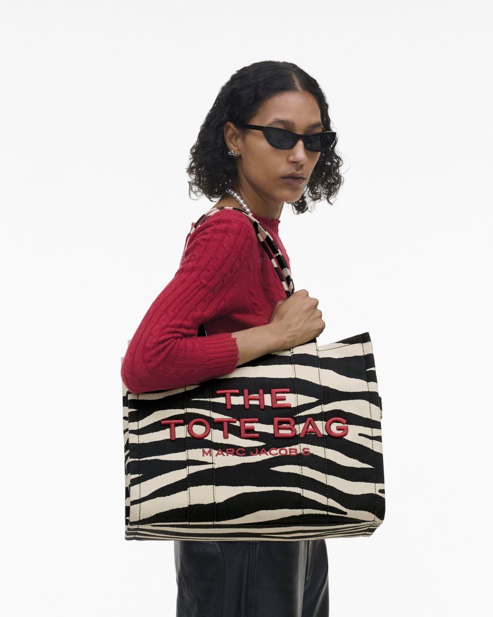 The Tote Bag Marc Jacobs The Zebra Canvas Large Tote Bag γυναικεια μαυρα ασπρα | 384019WOR